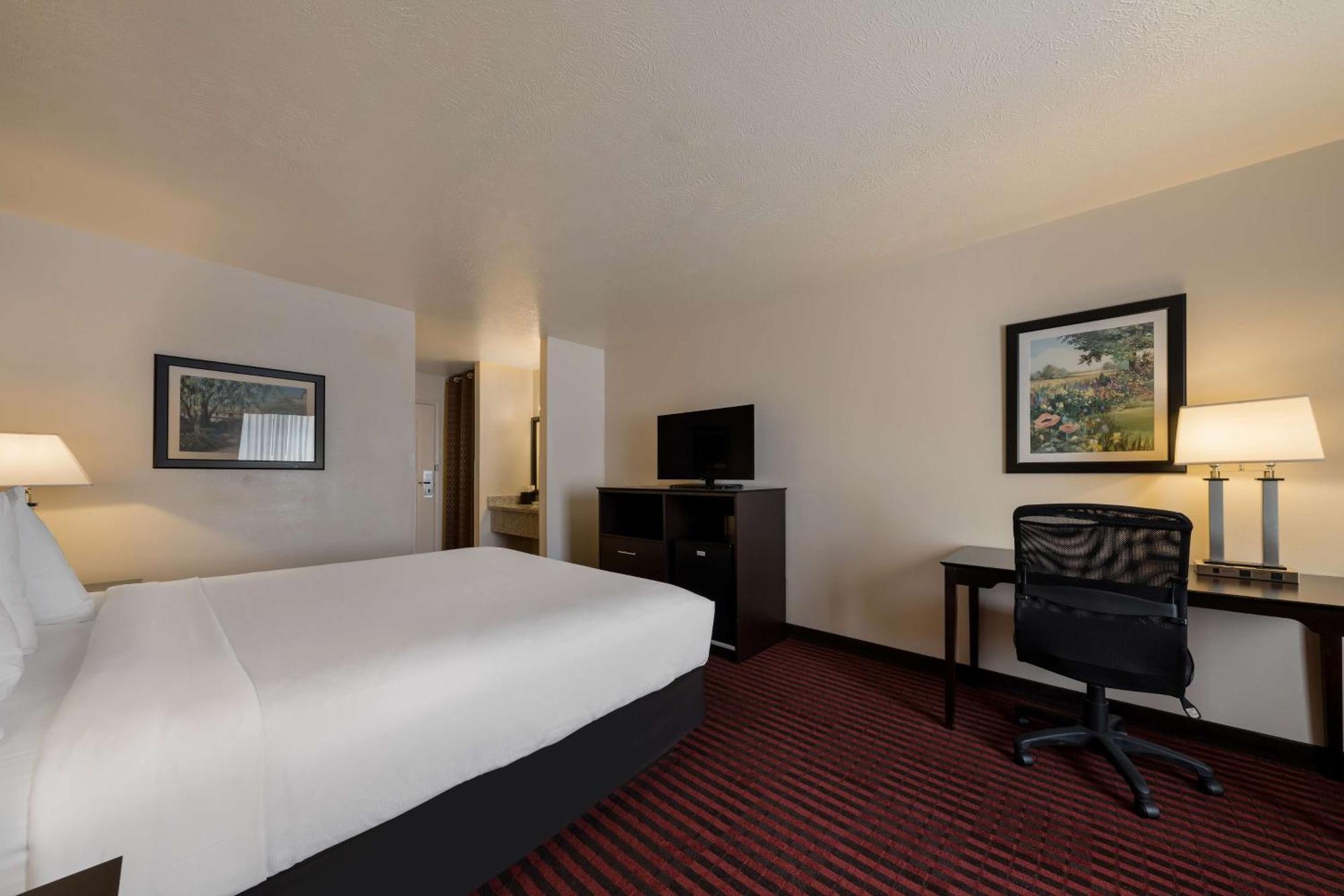 Best Western Salinas Valley Inn & Suites Bagian luar foto