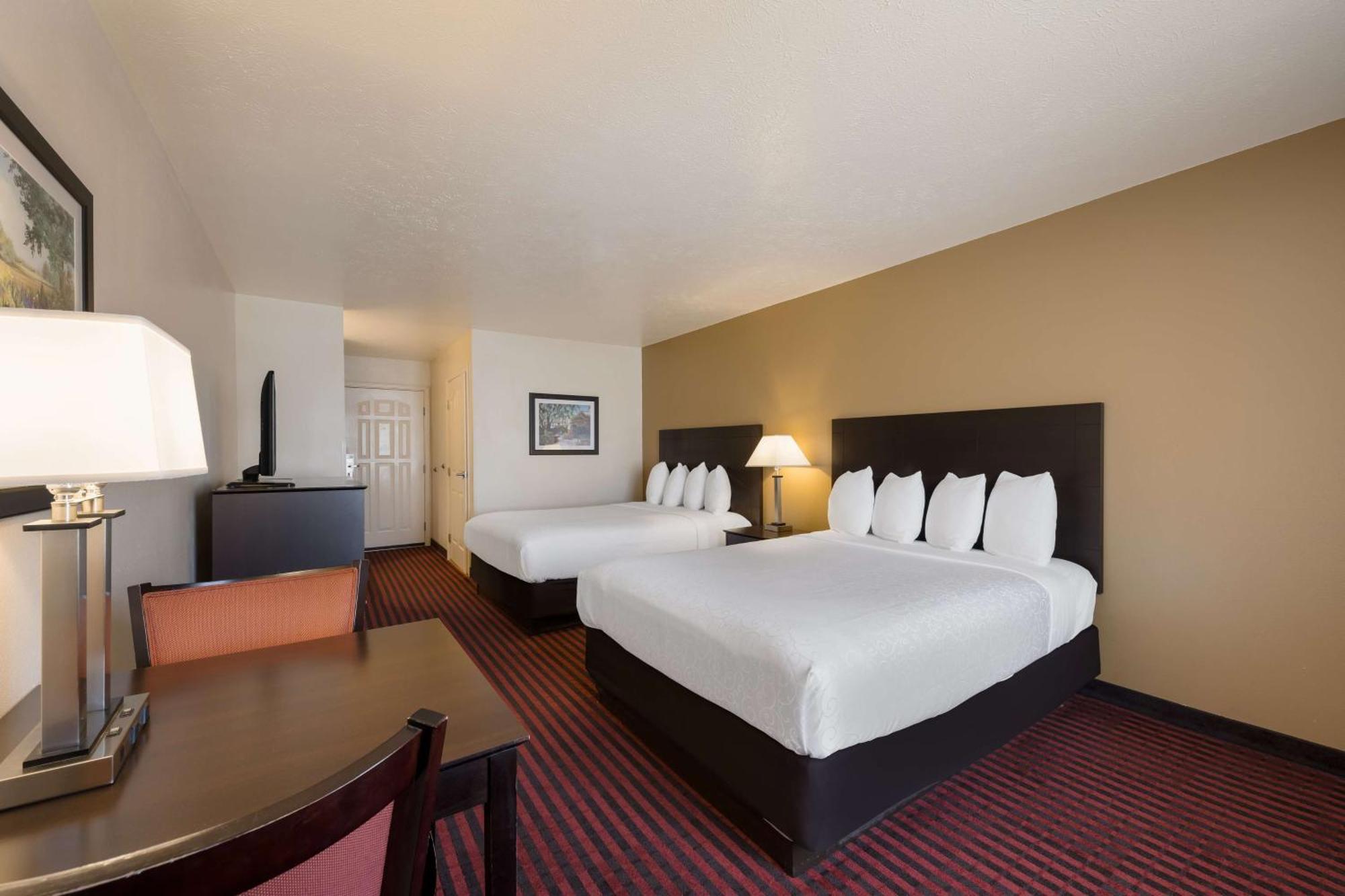 Best Western Salinas Valley Inn & Suites Bagian luar foto