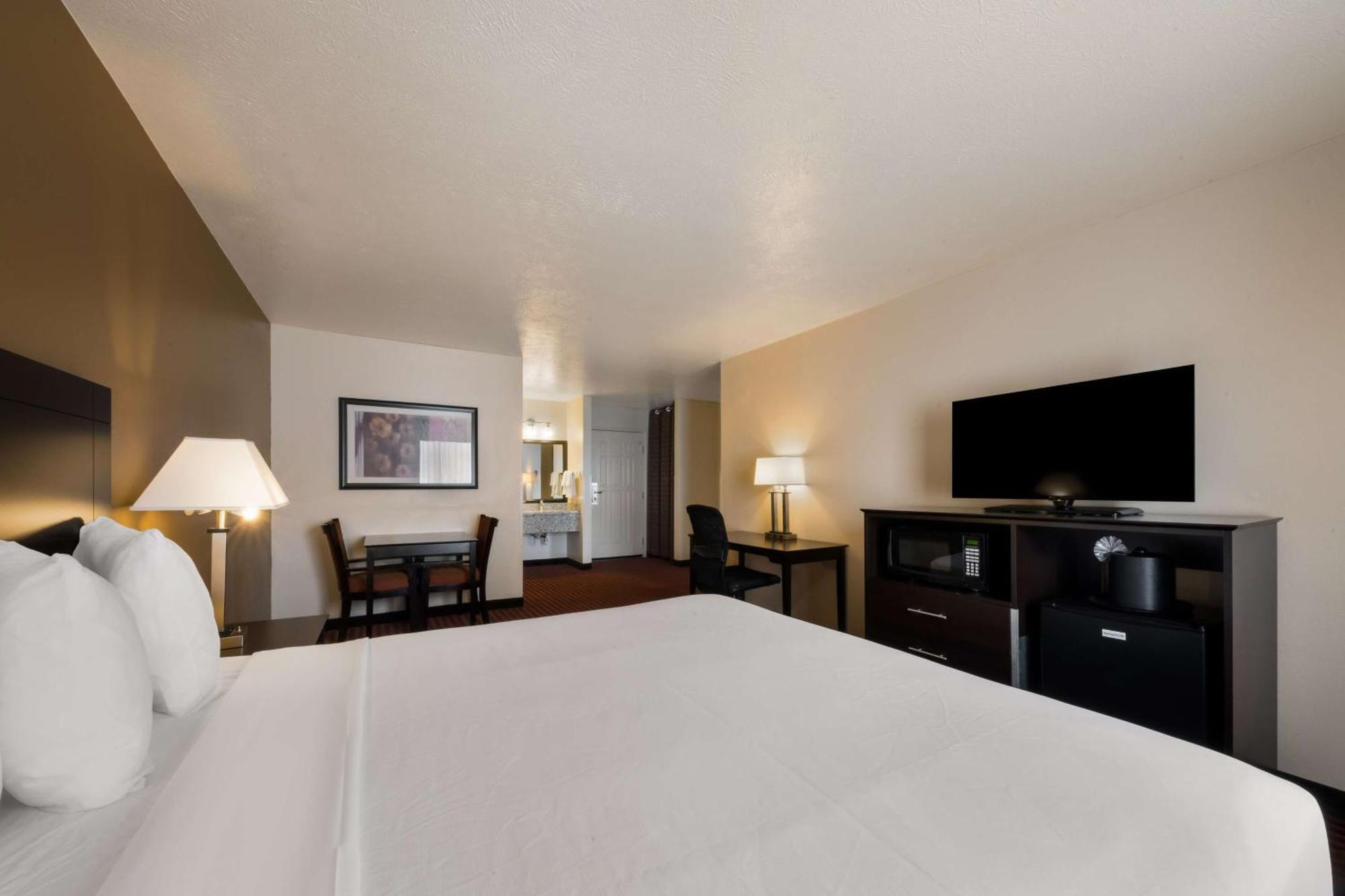 Best Western Salinas Valley Inn & Suites Bagian luar foto